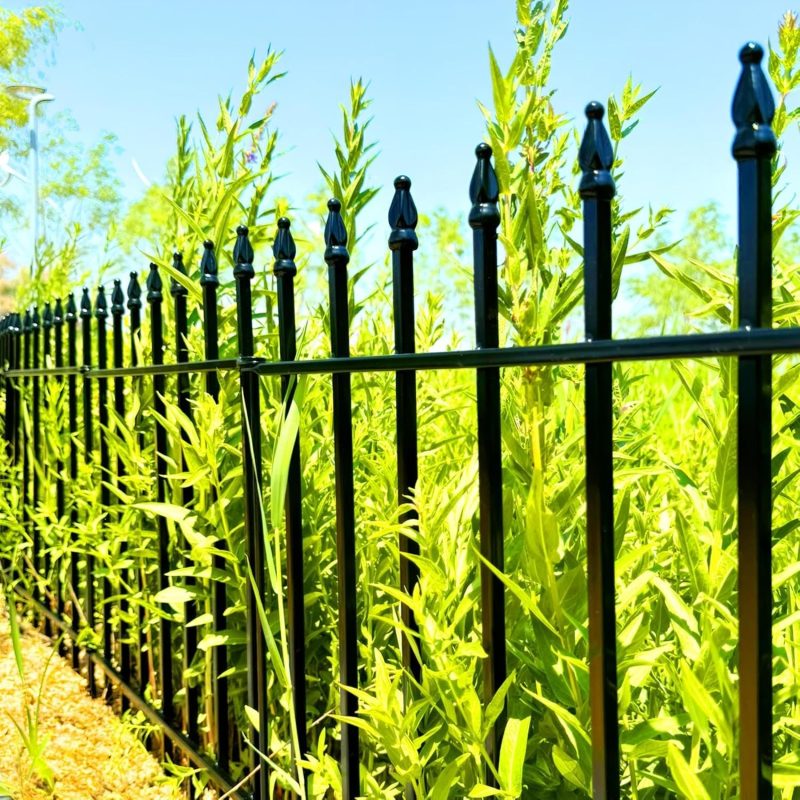 Thealyn Metal Garden Fence Decorative Fence 60cm High x 60cm Wide (5 Panels, Total Length 3m) No Dig Fence Border Fence Dog F...