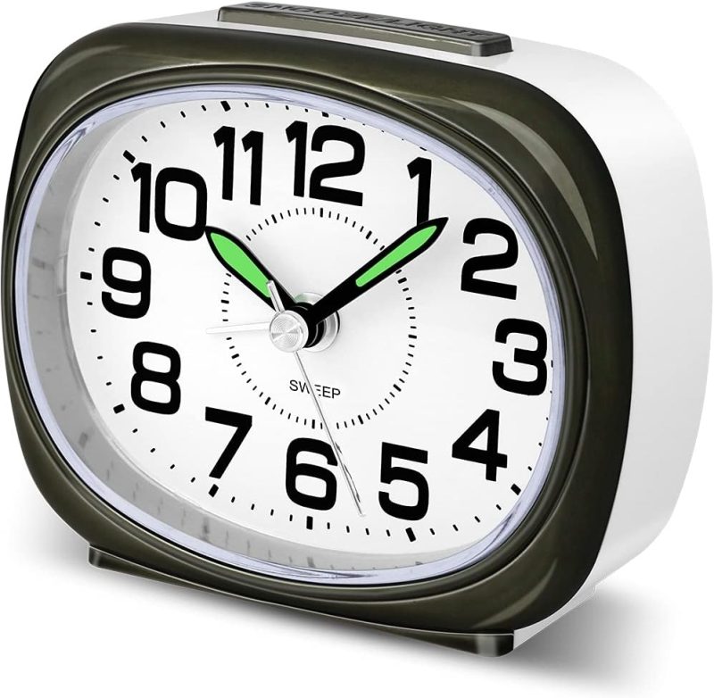 Analogue Alarm Clock with Crescendo – Silent No‑Tick Snooze Clock with Built‑In Light & Large Numbers, Ideal for Heavy Sleepers or Office Desks