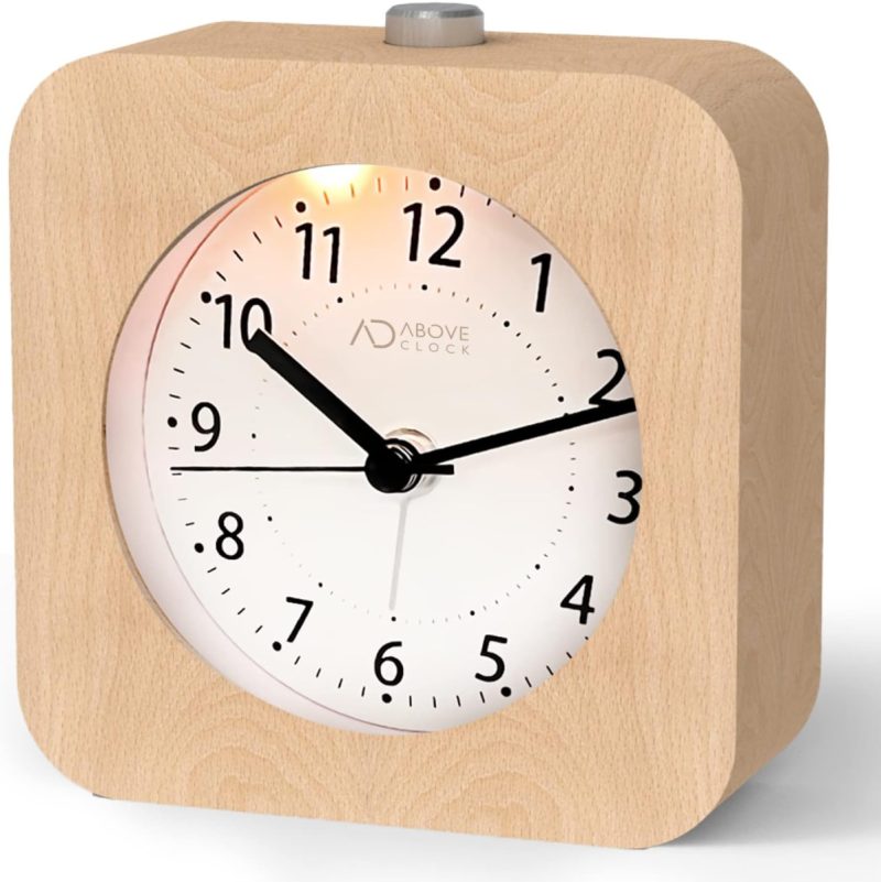 Silent Bedside Wooden Alarm Clock – Battery Powered Analogue Clock with Night Light, 5-Minute Snooze, No Ticking Motion, Compact Design